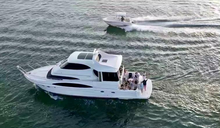 2002 Carver 564 Cockpit Motor Yacht