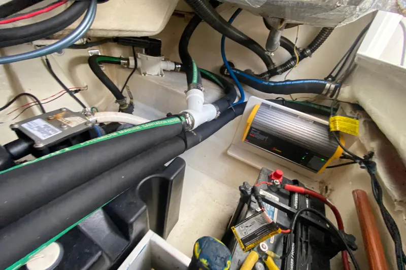  Yacht Photos Pics 2018 Robalo R242 Center Console boat interior wiring and components.