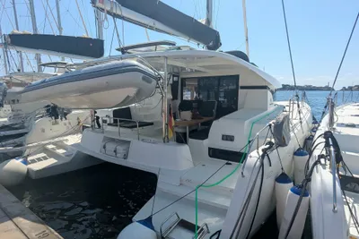 Lagoon 42