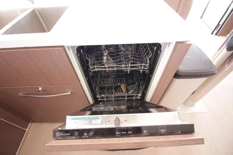 Amura Yacht Photos Pics Open dishwasher in modern kitchen, Bali 5.4 model, 2021.