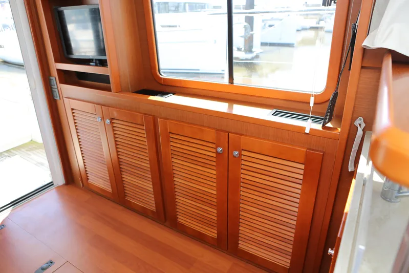 Wishbone V Yacht Photos Pics 