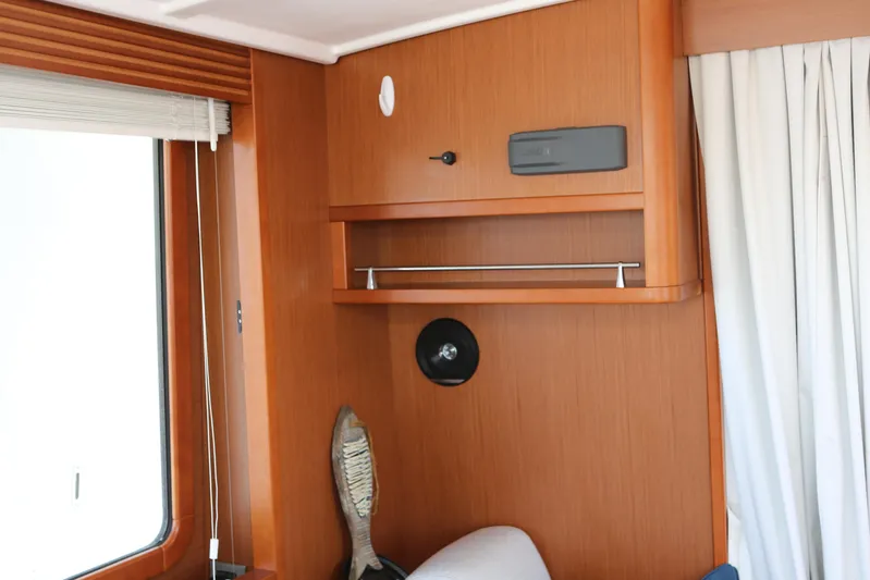 Wishbone V Yacht Photos Pics 