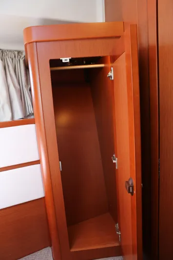 Wishbone V Yacht Photos Pics 