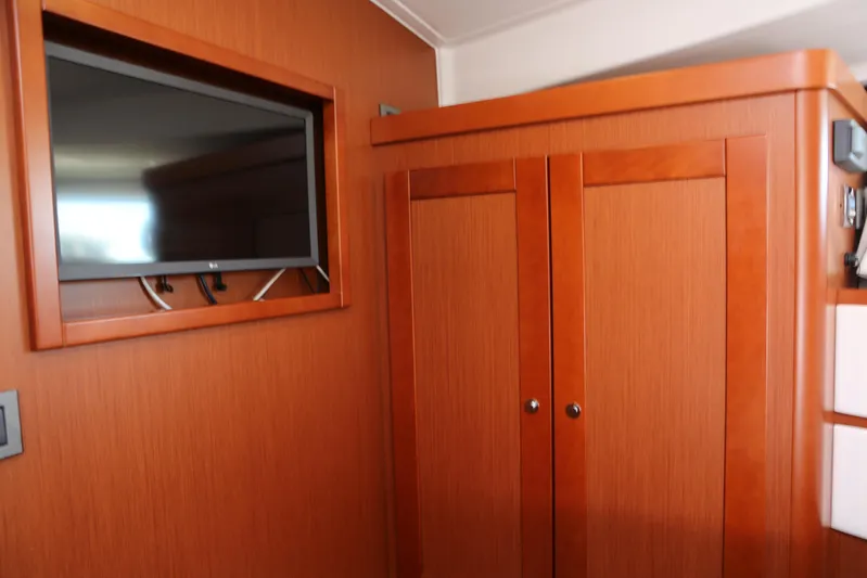 Wishbone V Yacht Photos Pics 