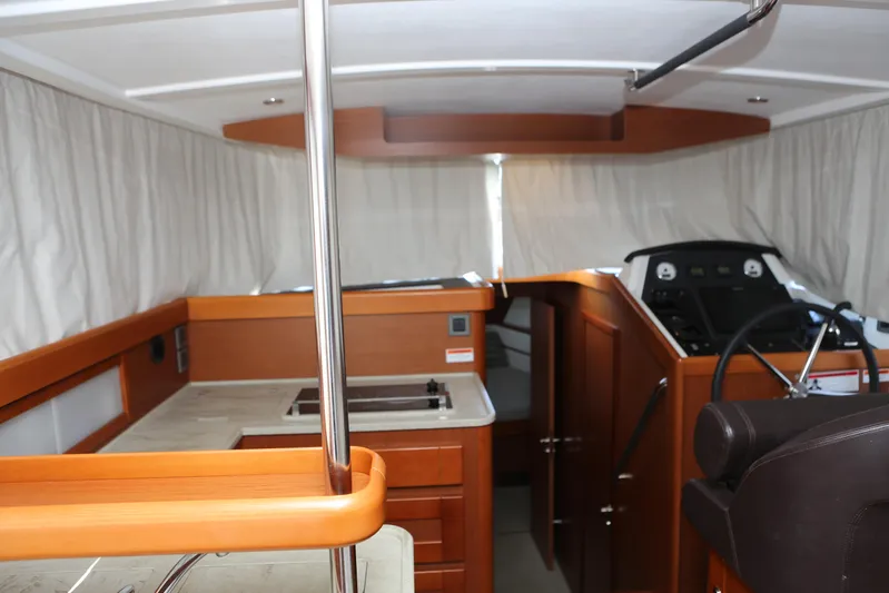 Wishbone V Yacht Photos Pics 