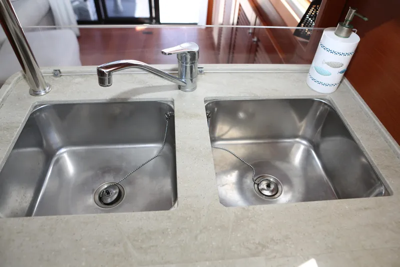 Wishbone V Yacht Photos Pics 