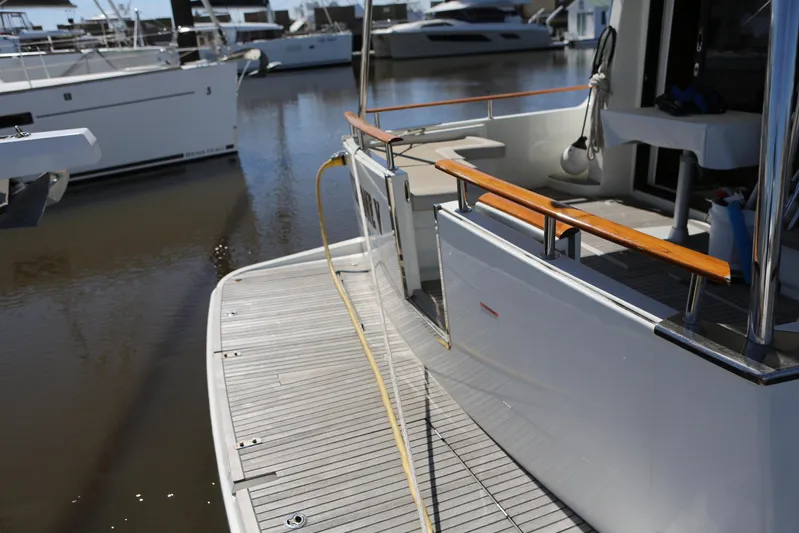 Wishbone V Yacht Photos Pics 