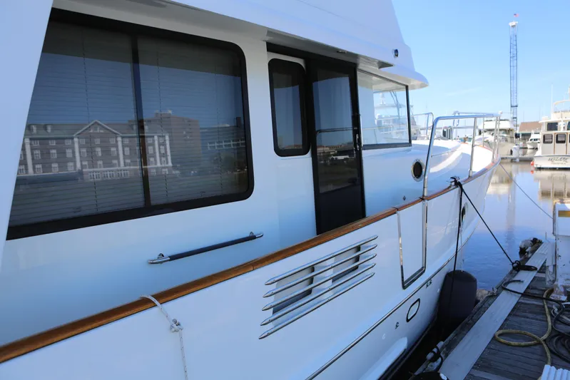 Wishbone V Yacht Photos Pics 