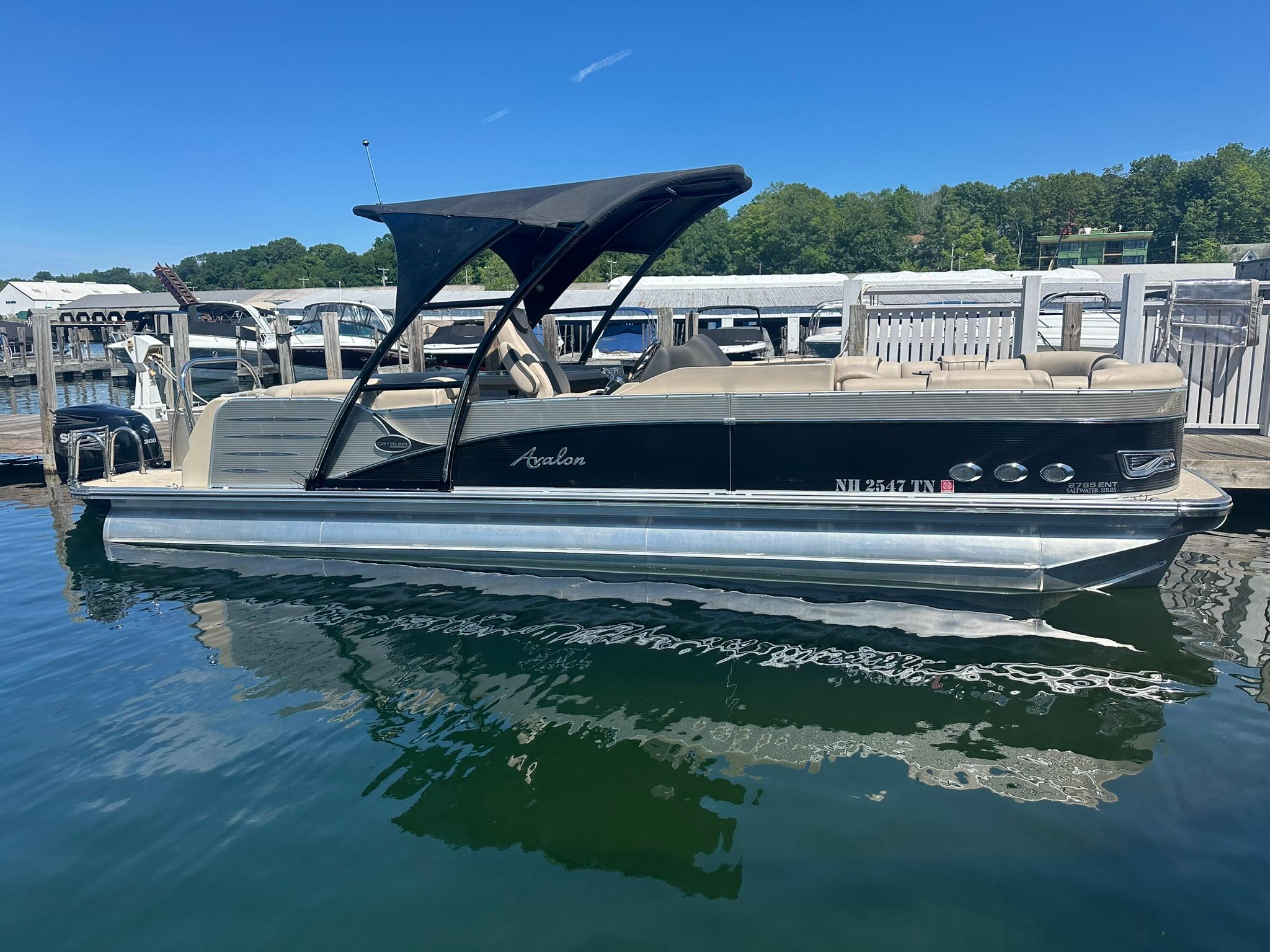 Avalon Catalina Platinum Entertainer - 27'