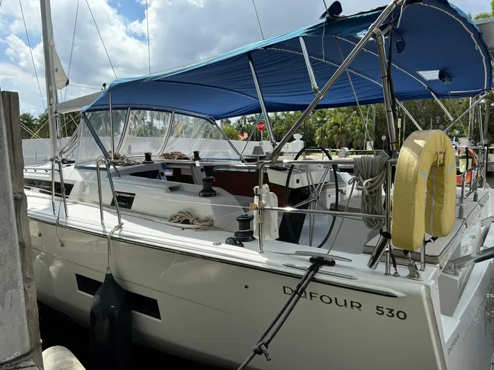 Pura Vida Yacht Photos Pics 