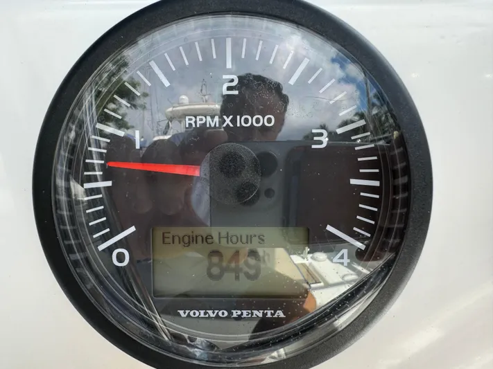 Pura Vida Yacht Photos Pics 