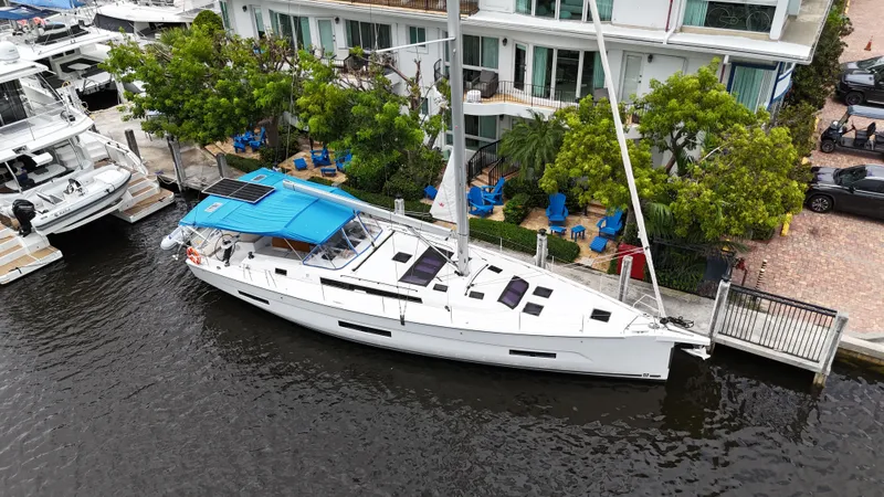 Pura Vida Yacht Photos Pics 