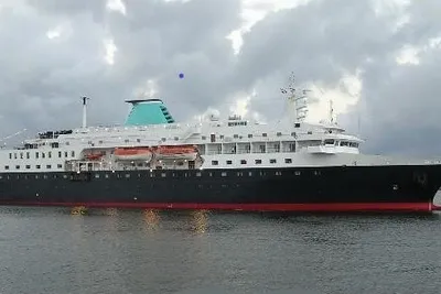 Custom 435' Luxury Cruise Ship