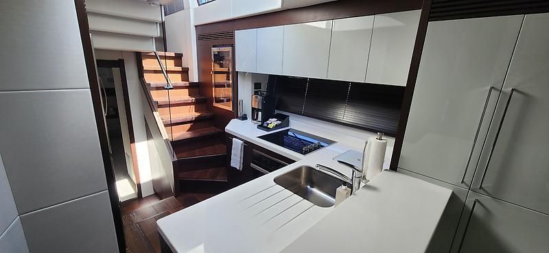 2020 Sunseeker 74 