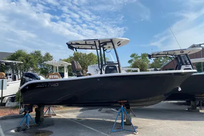 Sea Pro 222 Center Console