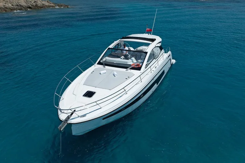 Our Bay Yacht Photos Pics Azimut 45 Atlantis bow view