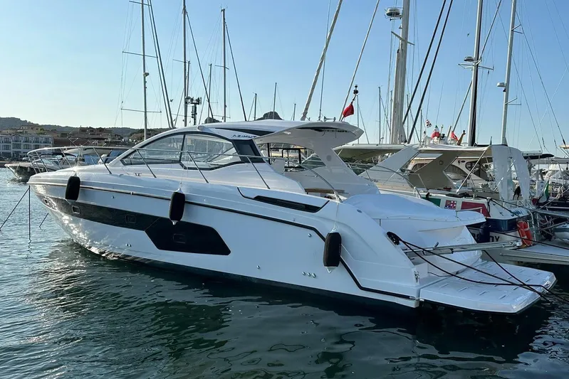 Our Bay Yacht Photos Pics Azimut 45 Atlantis moored