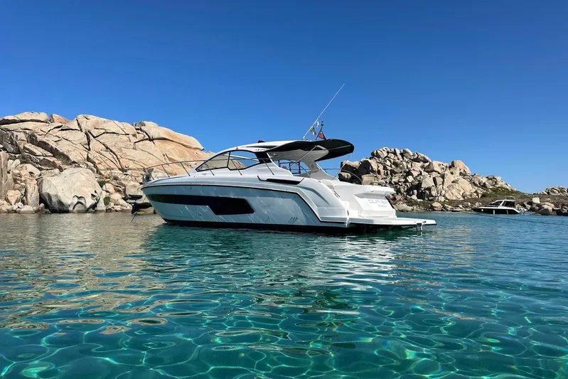 Our Bay Yacht Photos Pics Azimut 45 Atlantis sea view