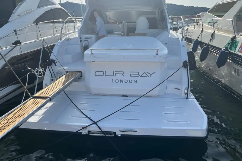 Our Bay Yacht Photos Pics Azimut 45 Atlantis stern view