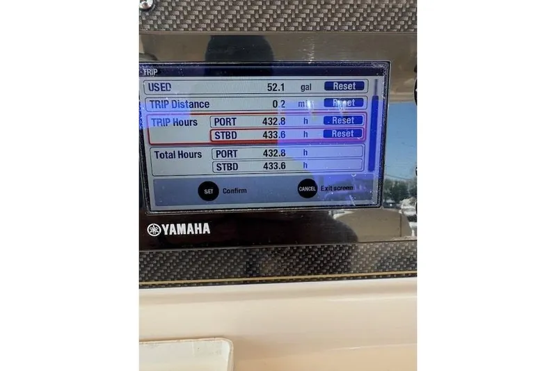  Yacht Photos Pics Yamaha display showing trip data for 2013 Grady-White Canyon 336 boat.