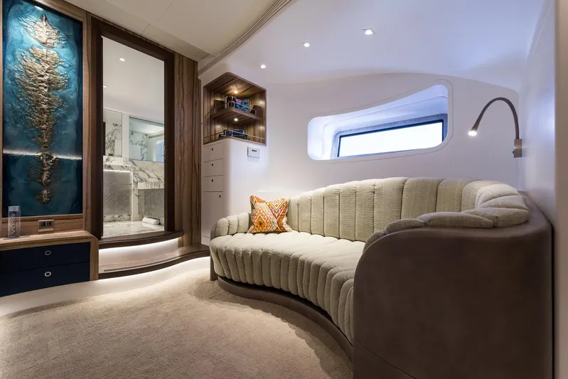 Ngoni Yacht Photos Pics Luxurious interior of Royal Huisman Dubois Mega Sloop 2017.