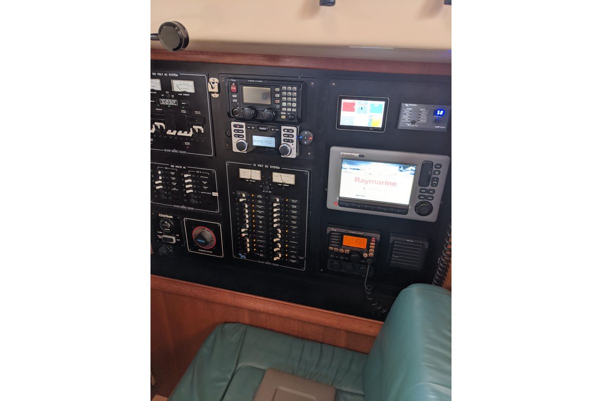 2006 Island Packet 44 