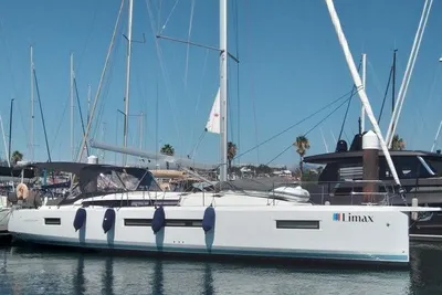 2022 Jeanneau Sun Odyssey 490