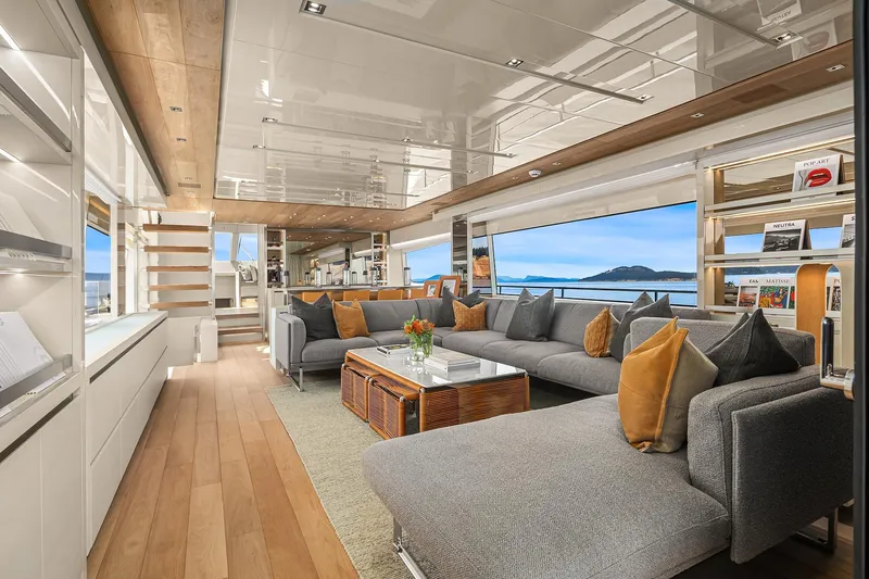 Essenza Yacht Photos Pics Salon