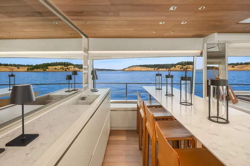 Essenza Yacht Photos Pics Dining