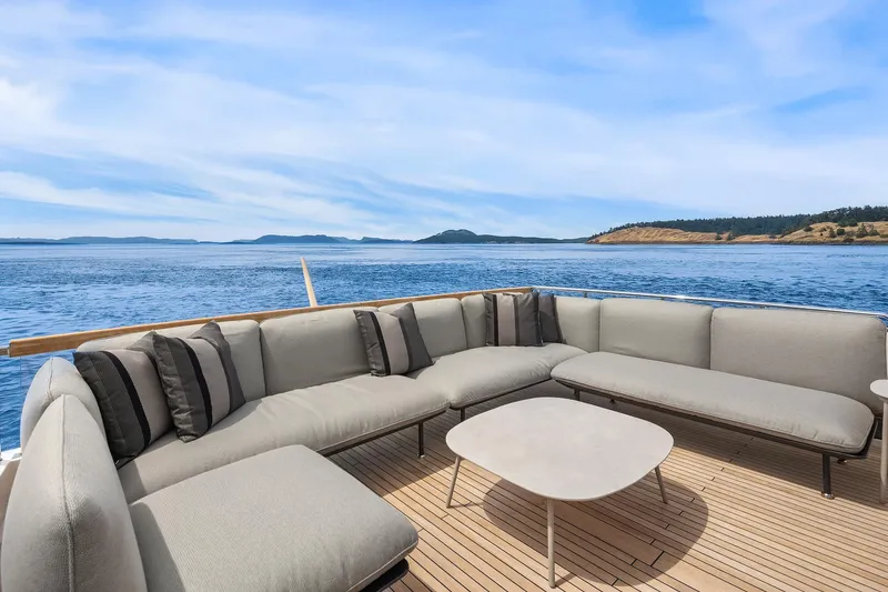 Essenza Yacht Photos Pics Flybridge