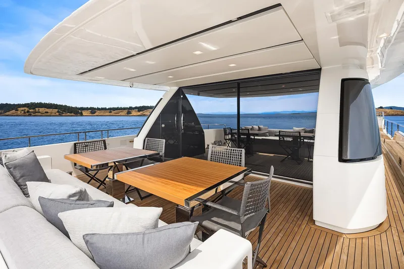 Essenza Yacht Photos Pics Aft Deck