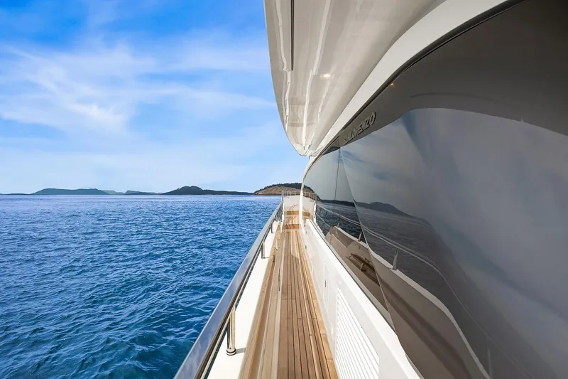 Essenza Yacht Photos Pics Port Side Deck