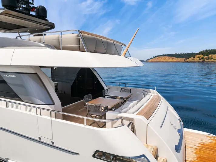 Essenza Yacht Photos Pics Port Stern Profile