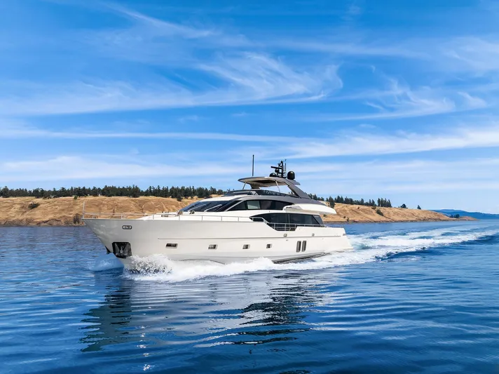 Essenza Yacht Photos Pics Running