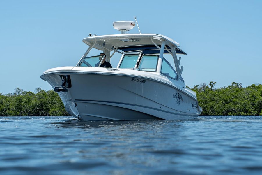 2022 Boston Whaler 280 Vantage