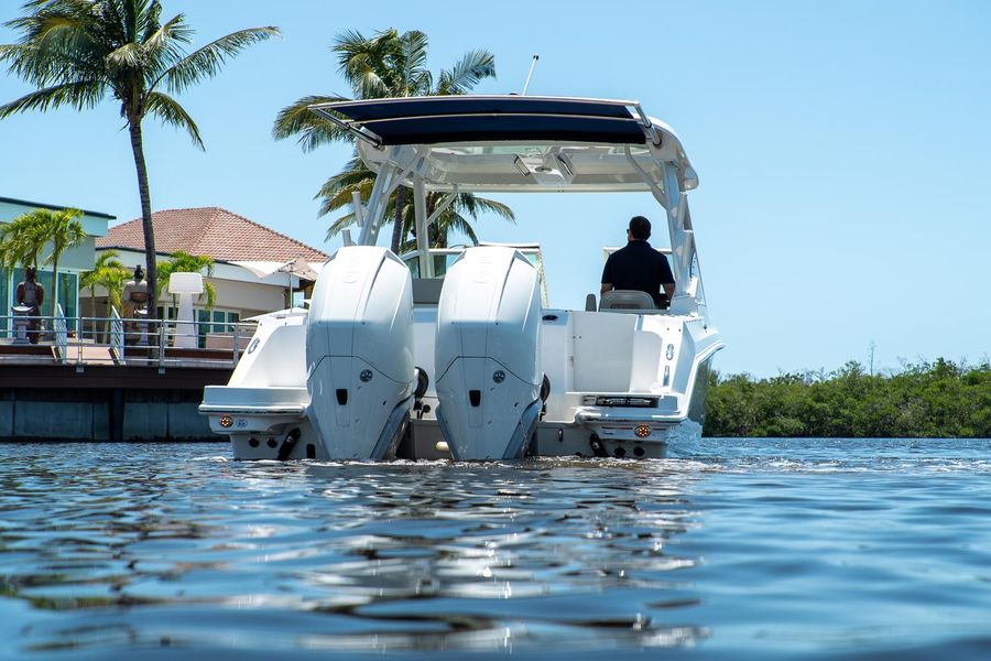 2022 Boston Whaler 280 Vantage
