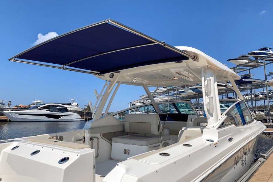 2022 Boston Whaler 280 Vantage