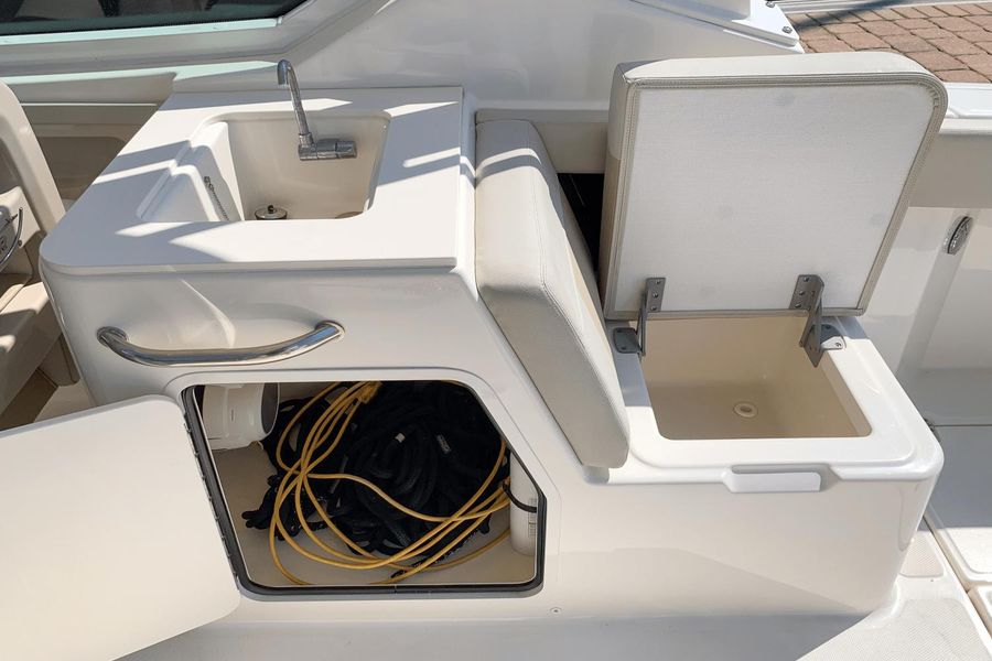 2022 Boston Whaler 280 Vantage