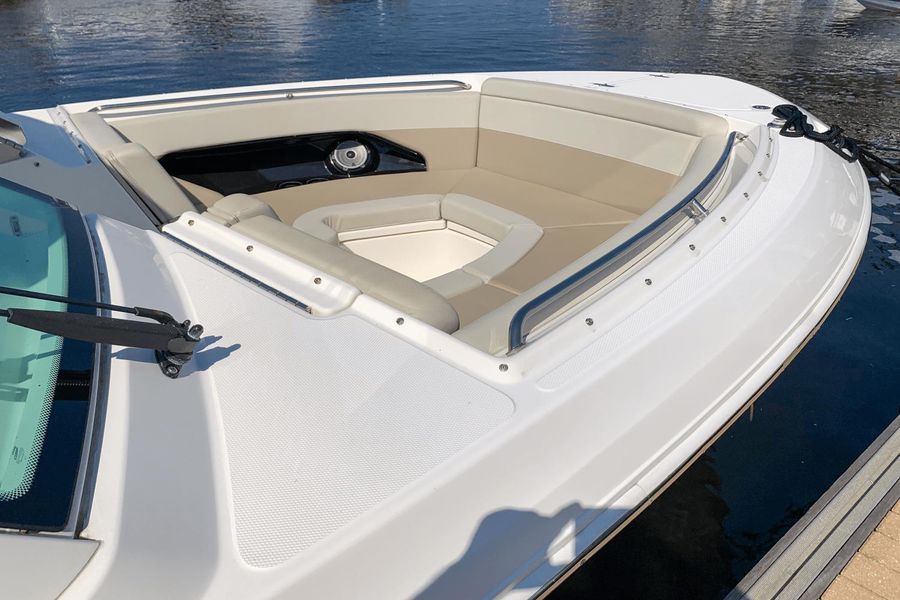 2022 Boston Whaler 280 Vantage