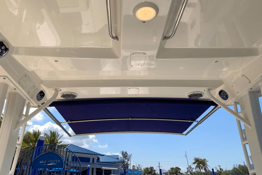 2022 Boston Whaler 280 Vantage