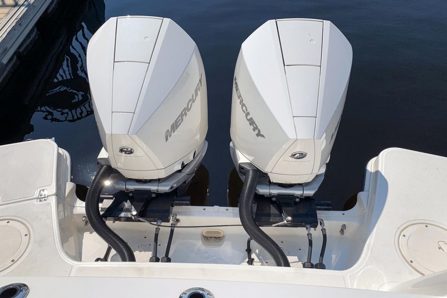 2022 Boston Whaler 280 Vantage