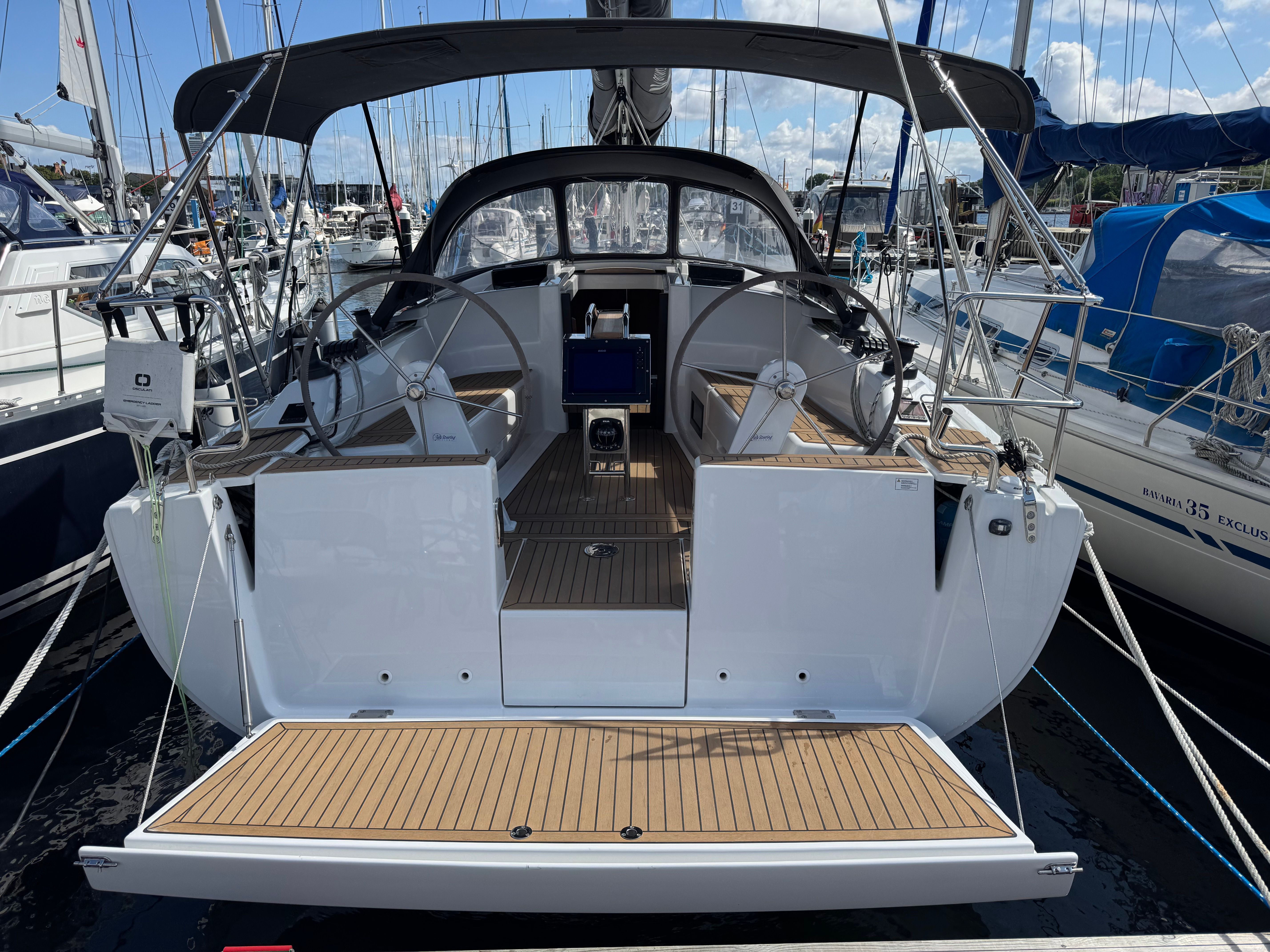 2022 Hanse 348