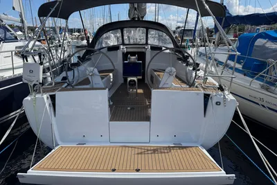 2022 Hanse 348