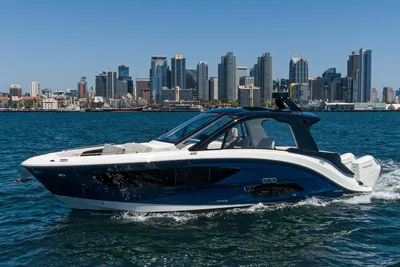 Sea Ray Sundancer 370 Outboard