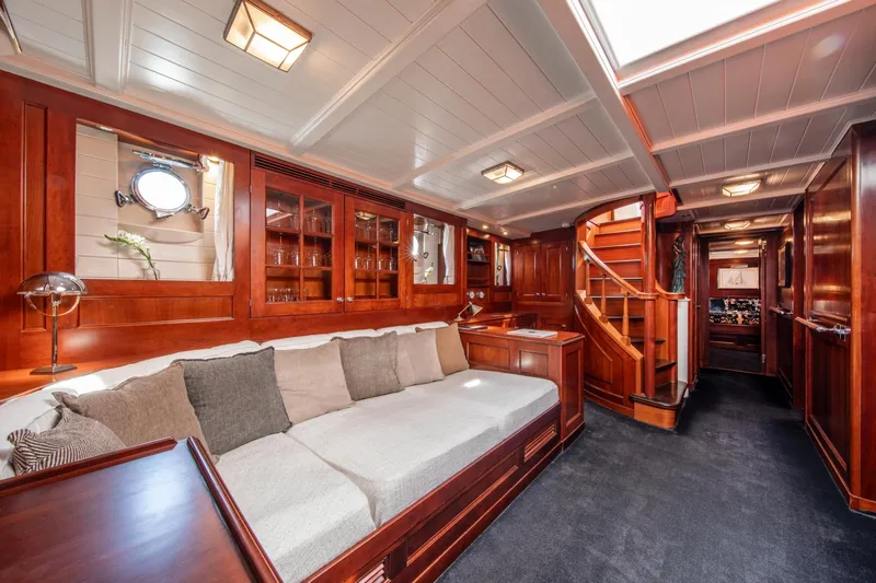 Iduna Yacht Photos Pics 