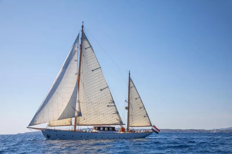 Iduna Yacht Photos Pics 