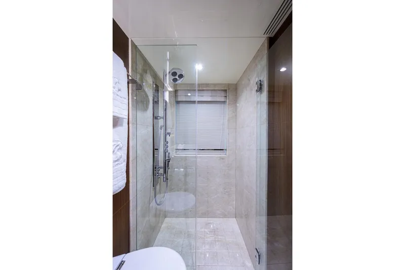 Zephyr Yacht Photos Pics Ocean Alexander 100 ZEPHYR -Interior - Guest Stateroom Port Ensuite Head