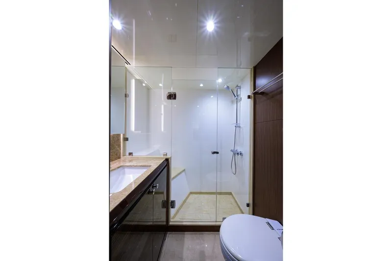 Zephyr Yacht Photos Pics Ocean Alexander 100 ZEPHYR -Interior - Guest Stateroom Port Ensuite Head