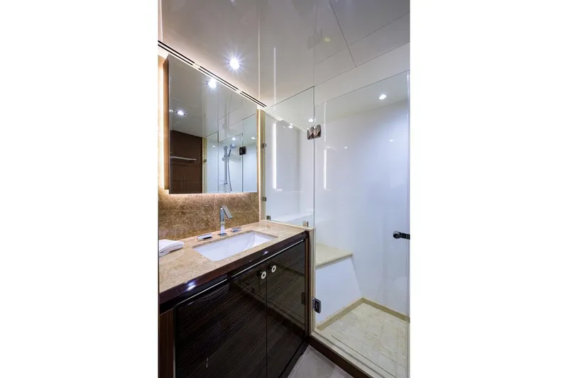 Zephyr Yacht Photos Pics Ocean Alexander 100 ZEPHYR -Interior - Guest Stateroom Port Ensuite Head