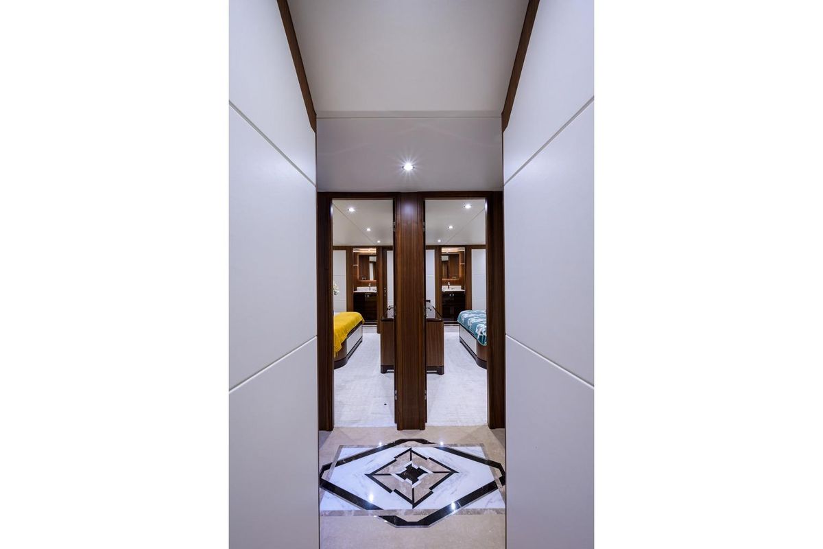 2019 Ocean Alexander 100 